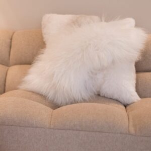 Islandi lambanahkadest padi 50x50cm - unikaalne