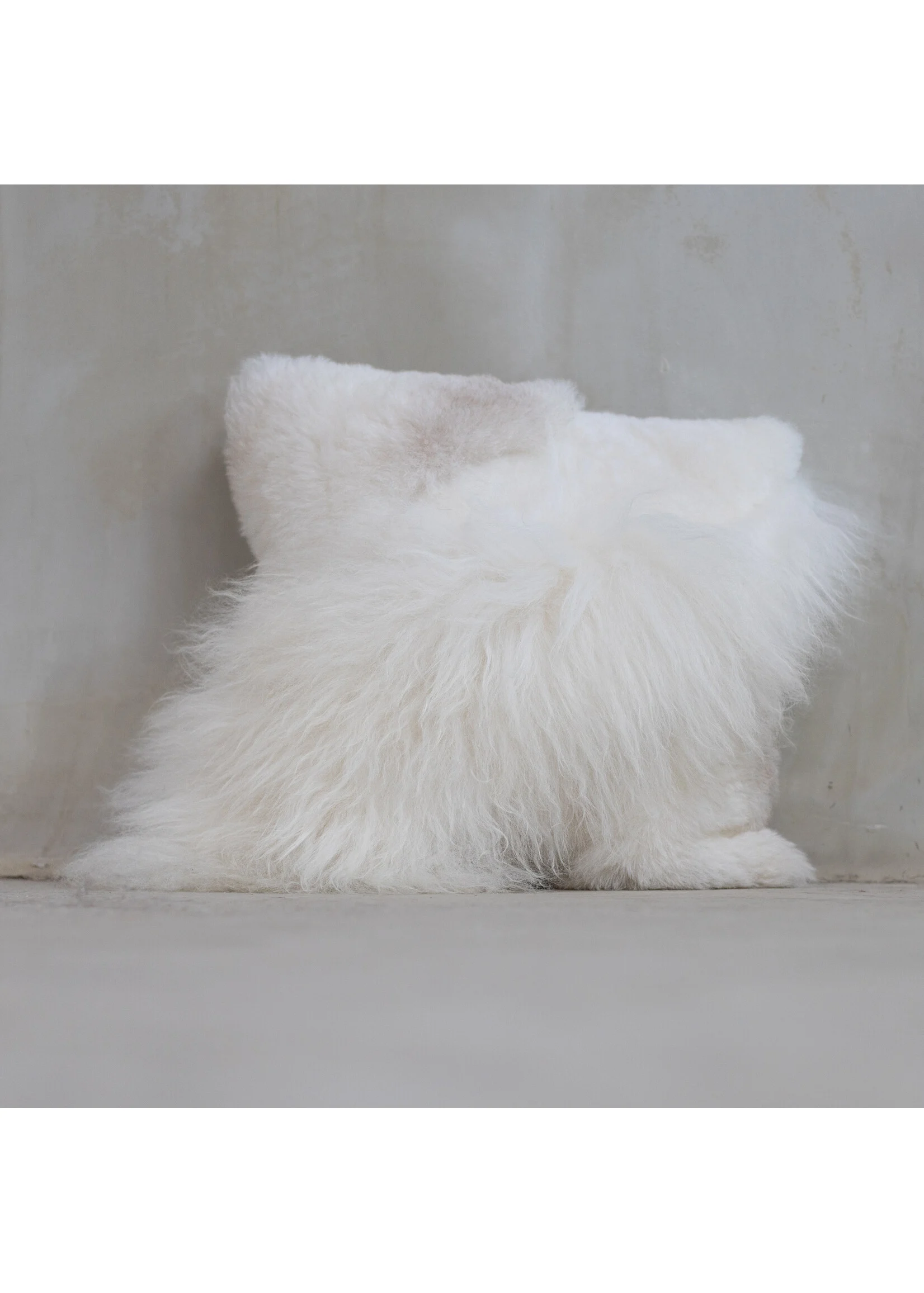 Islandi lambanahkadest padi 50x50cm - unikaalne