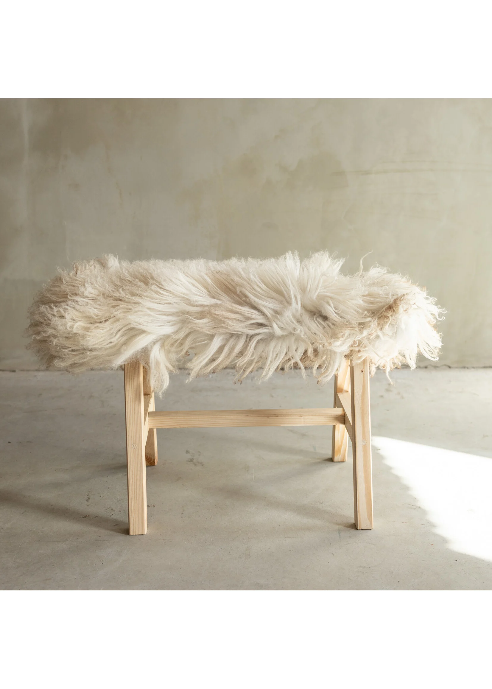 Pink lokkis lambanahaga