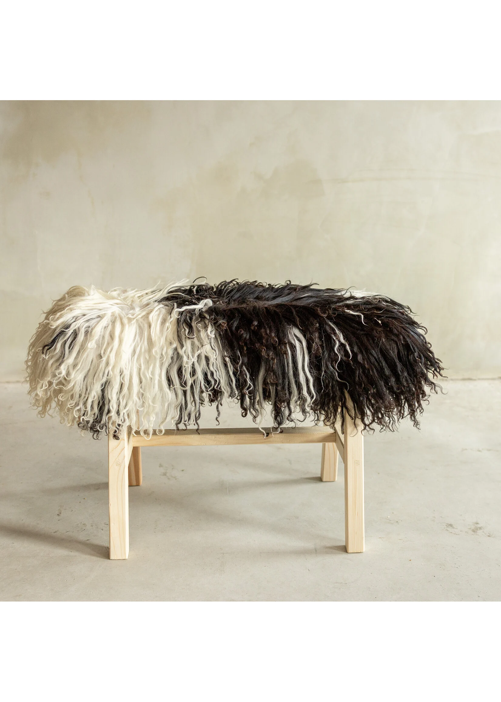 Pink lokkis lambanahaga