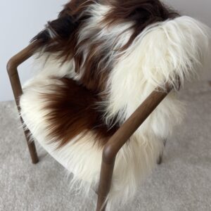 Islandi lambanahk valge-pruuni kirju